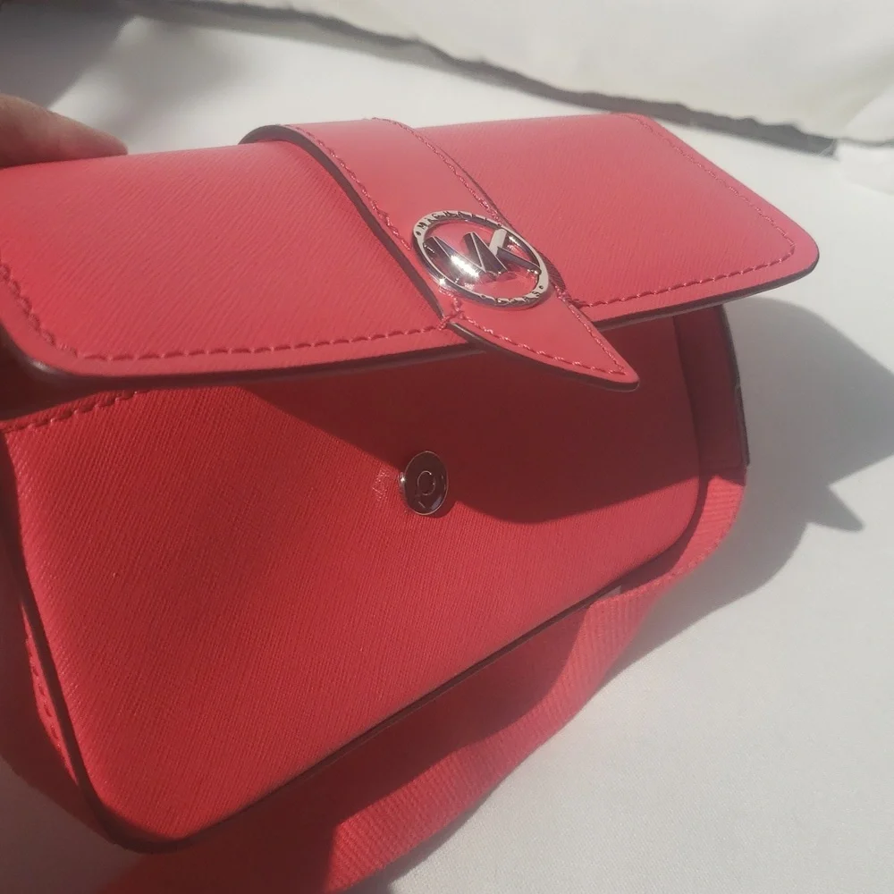 💟Michael Kors Coral Sling Bag NWT